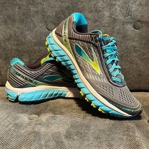 Brooks Ghost 9s - barely worn